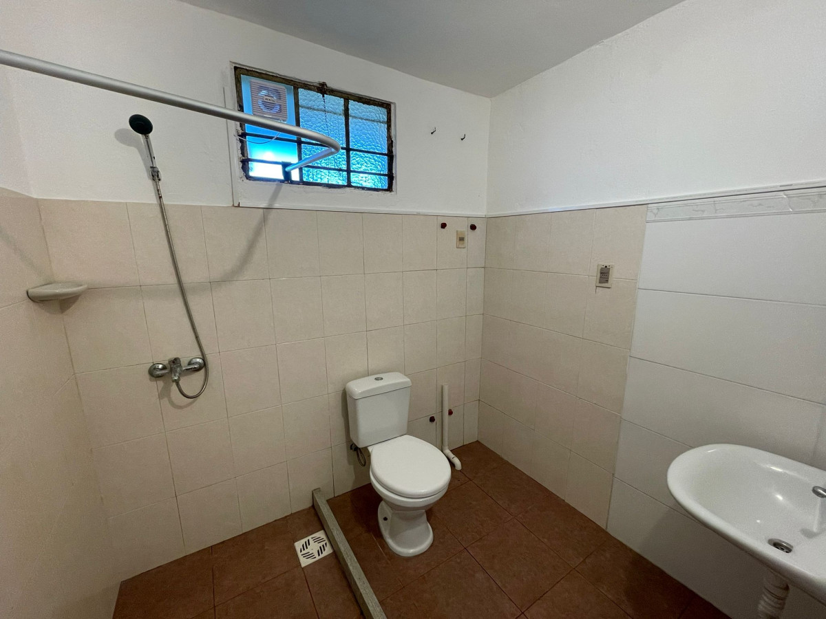 Casa ID.127 - Casa en Alquiler – 1 Dormitorio con Patio y Alero | $22.000 mensuales