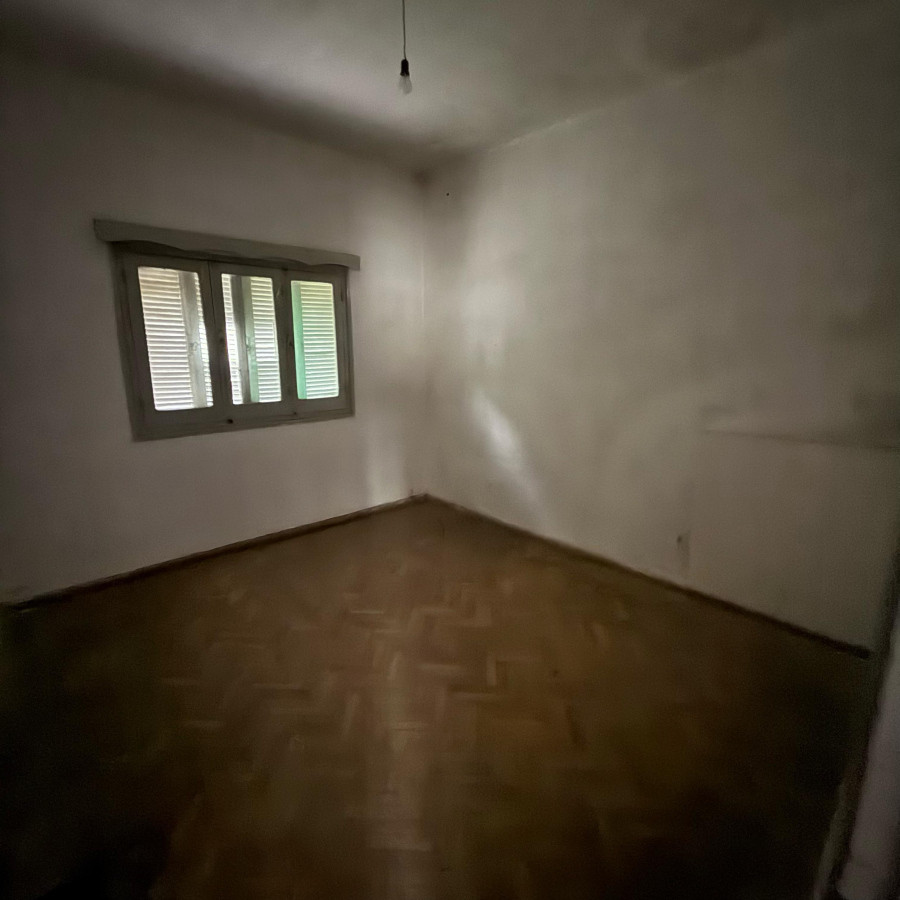 Casa ID.65 - Propiedad a Reciclar en el Corazón de Colonia del Sacramento Una Joya con Potencial Esperando a un Visionario