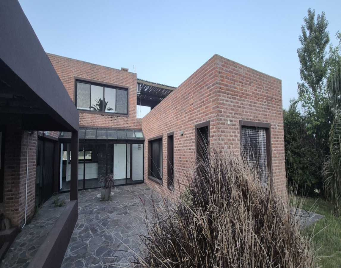 Casa ID.93 - Casa en Alquiler en Barrio Sheraton – Colonia del Sacramento