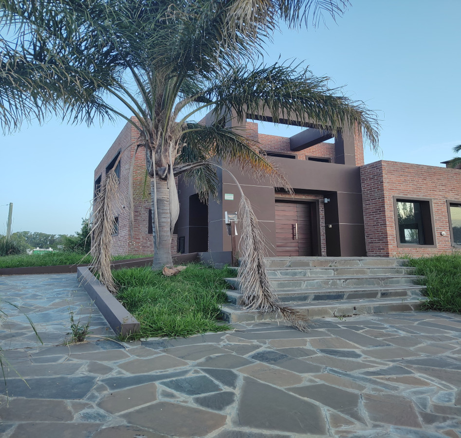 Casa ID.93 - Casa en Alquiler en Barrio Sheraton – Colonia del Sacramento