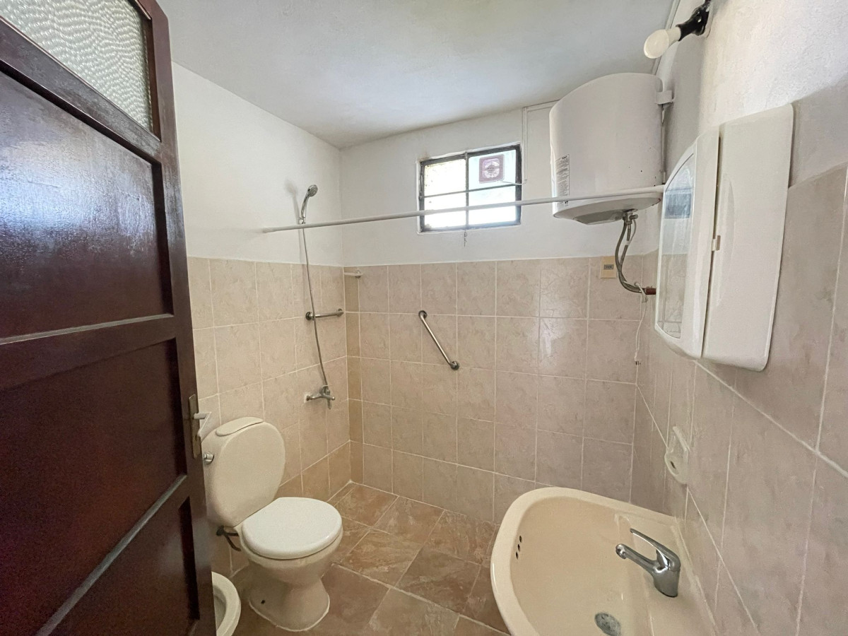 Casa ID.127 - Casa en Alquiler – 1 Dormitorio con Patio y Alero | $22.000 mensuales
