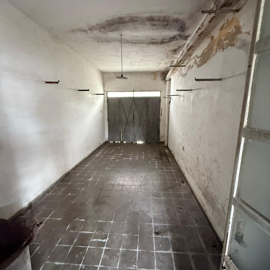 Casa ID.65 - Propiedad a Reciclar en el Corazón de Colonia del Sacramento Una Joya con Potencial Esperando a un Visionario