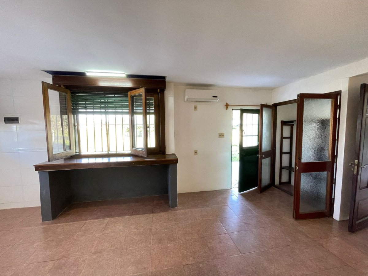 Casa ID.127 - Casa en Alquiler – 1 Dormitorio con Patio y Alero | $22.000 mensuales