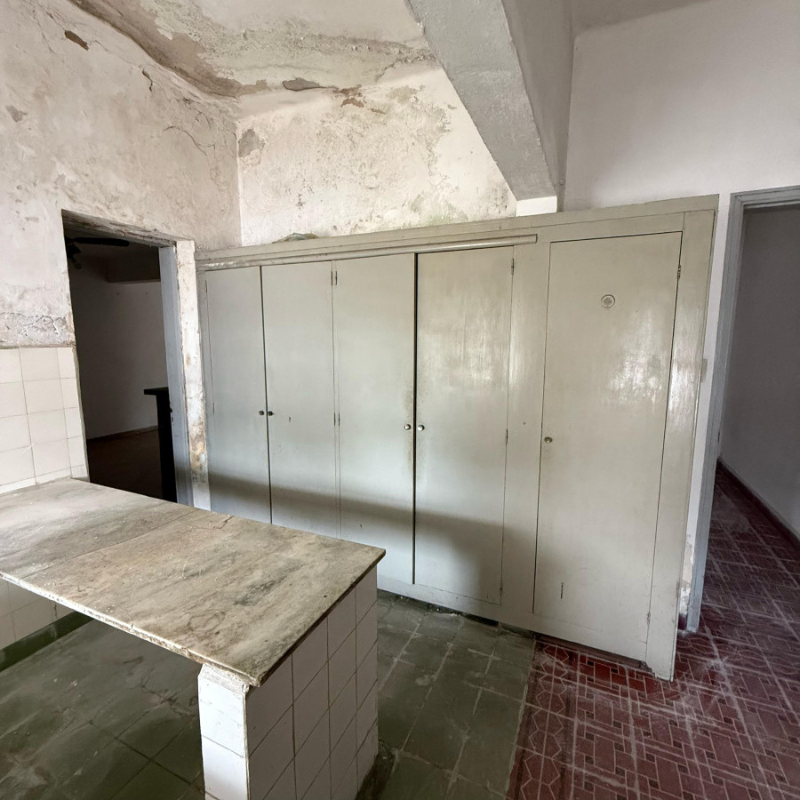Casa ID.65 - Propiedad a Reciclar en el Corazón de Colonia del Sacramento Una Joya con Potencial Esperando a un Visionario