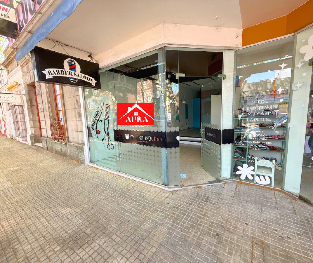Local Comercial ID.172 - En Alquiler - Local Comercial en Plena Avenida Artigas