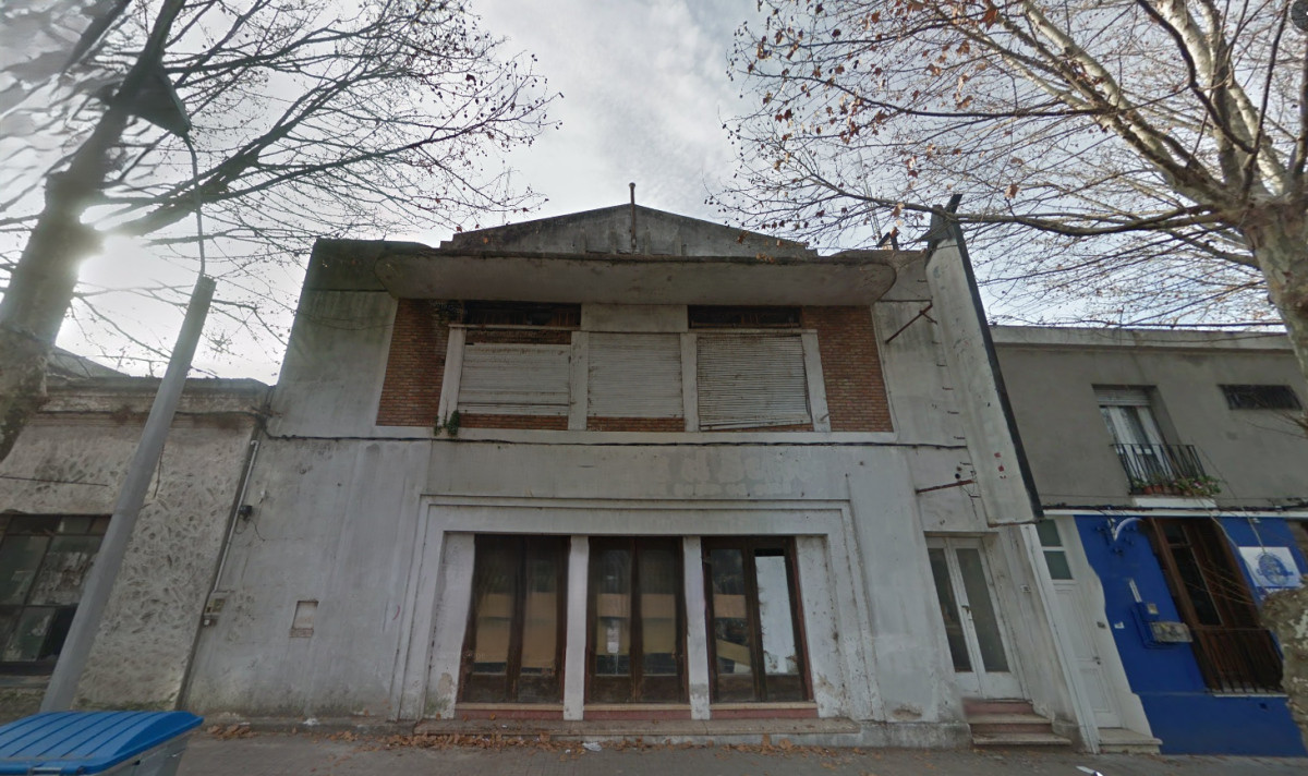 Ex Cine en Venta  Oportunidad Única en el Corazón de Colonia del Sacramento