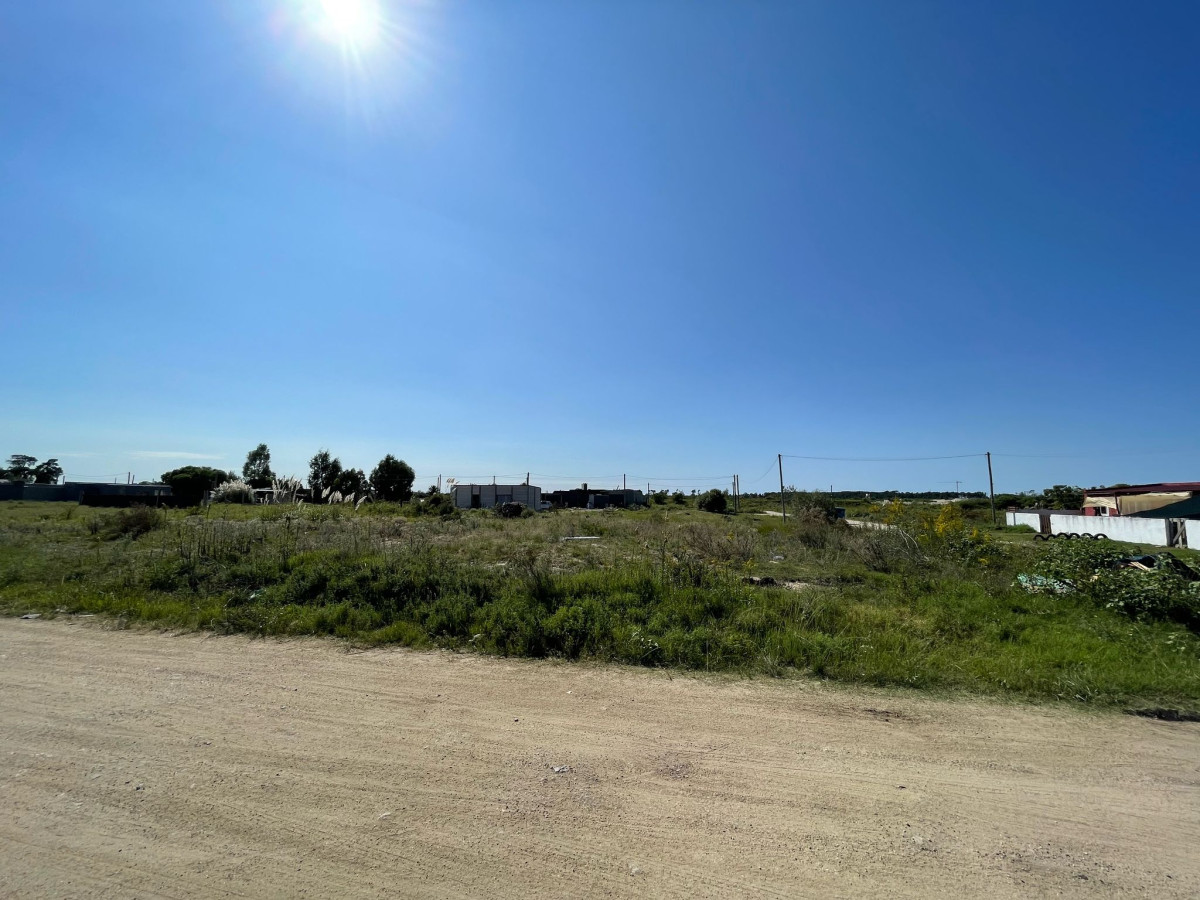 Terreno ID.12 - Terreno en Venta - Barrio Los Nogales, Colonia del Sacramento
