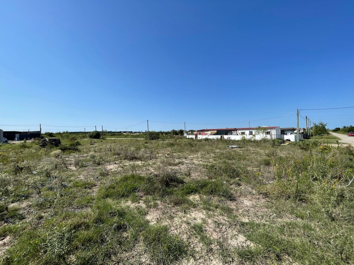 Terreno ID.12 - Terreno en Venta - Barrio Los Nogales, Colonia del Sacramento