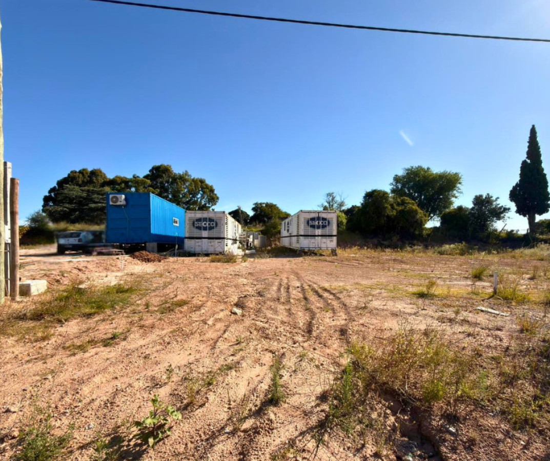 Terreno ID.210 - ¡Oportunidad Única! Terreno con 2 Contenedores en Venta