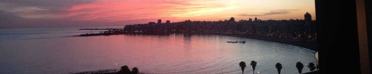 Venta apartamento Pocitos sobre Rambla, 3 dormitorios, 3 baños y 2 garajes.