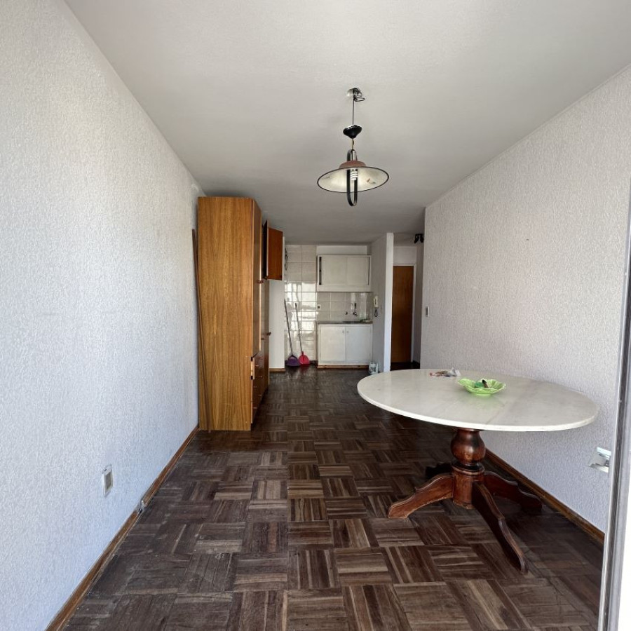 Apartamento ID.124 - Alquiler apartamento en Cordón 1 dormitorio y balcón.