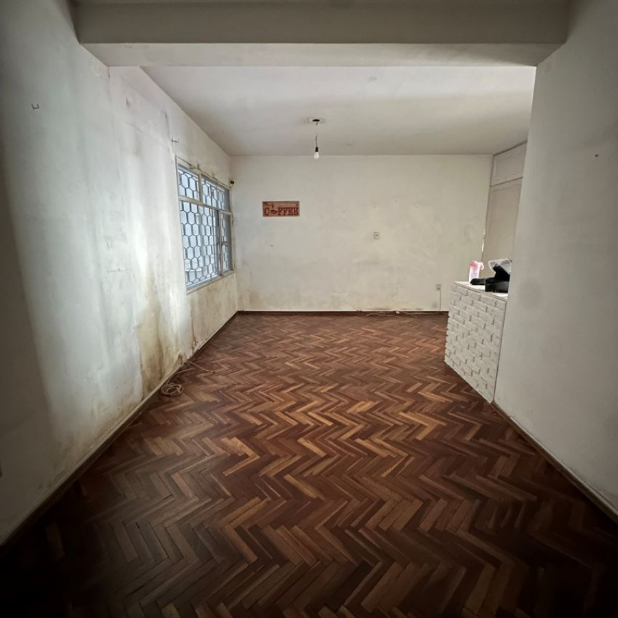 Apartamento ID.92 - A Alquilar Escritorio Oficina Local Consultorio Ciudad Vieja piso 1 con terraza al frente, gastos incl.