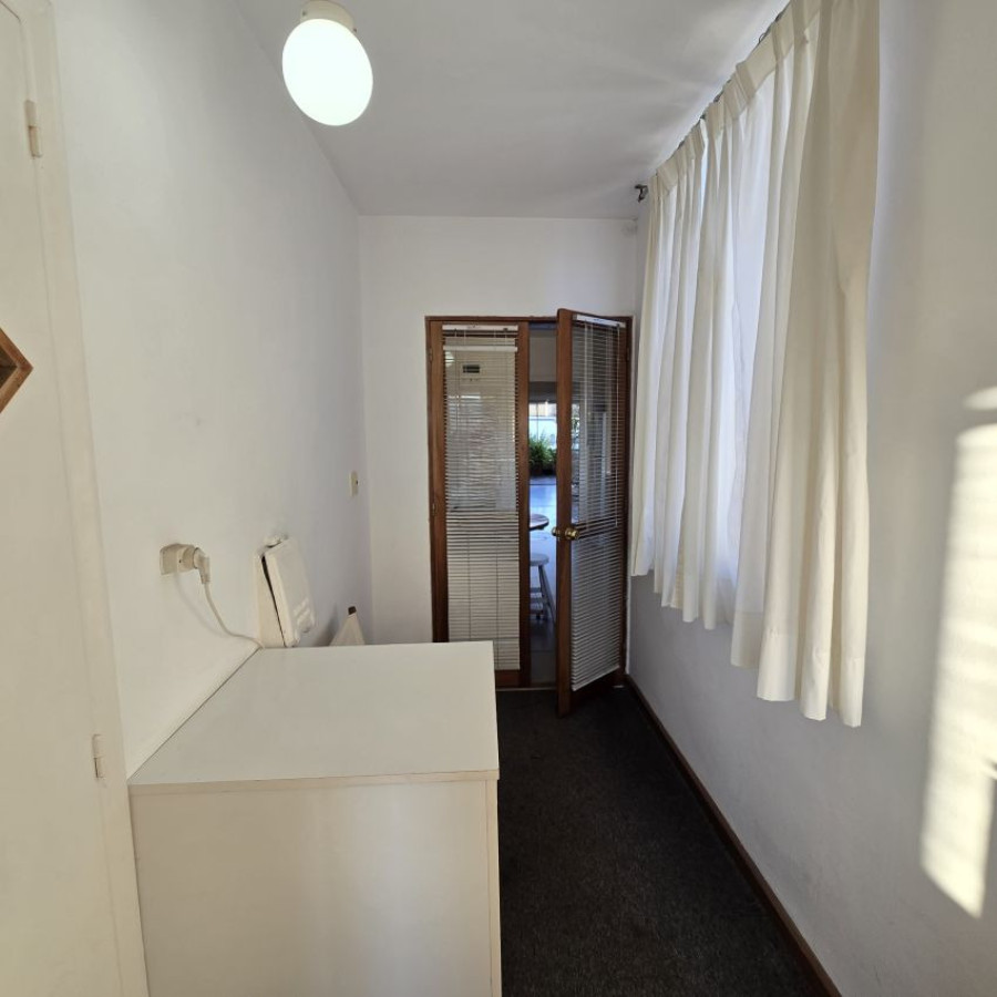 Apartamento ID.170 - Alquiler penthouse en Pocitos 2 dormitorio con garaje y amoblado.
