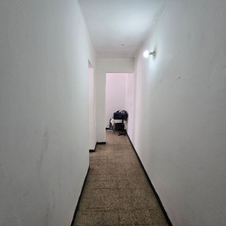 Apartamento ID.153 - Alquiler Apartamento en zona Centro, 3 dormitorios, baño y balcón