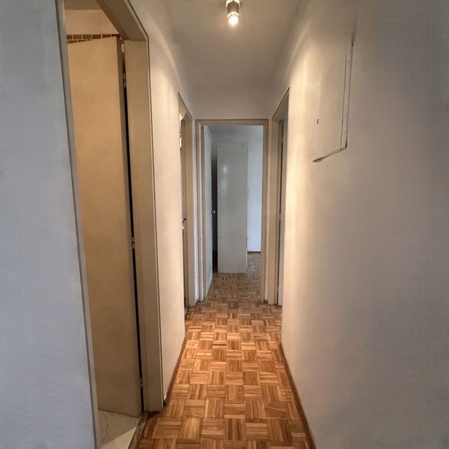 Apartamento ID.221 - Alquiler apartamento, 3 dormitorios y terraza, Centro.