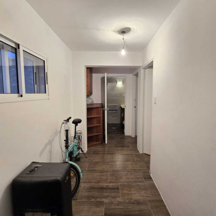Apartamento ID.83 - Alquiler Centro 2 dormitorios piso 10 con gastos comunes y tributos incluidos.