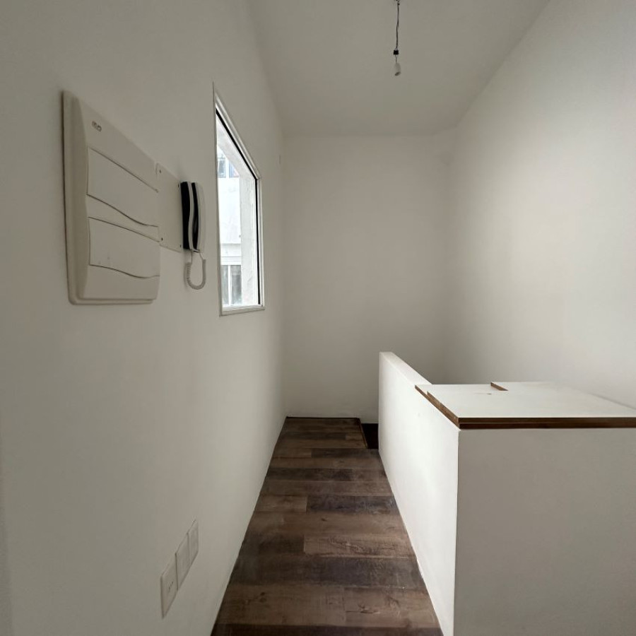 Apartamento ID.179 - Alquiler Apartamento Duplex 2 dormitorio con patio en Barrio Sur con bajos gastos comunes.