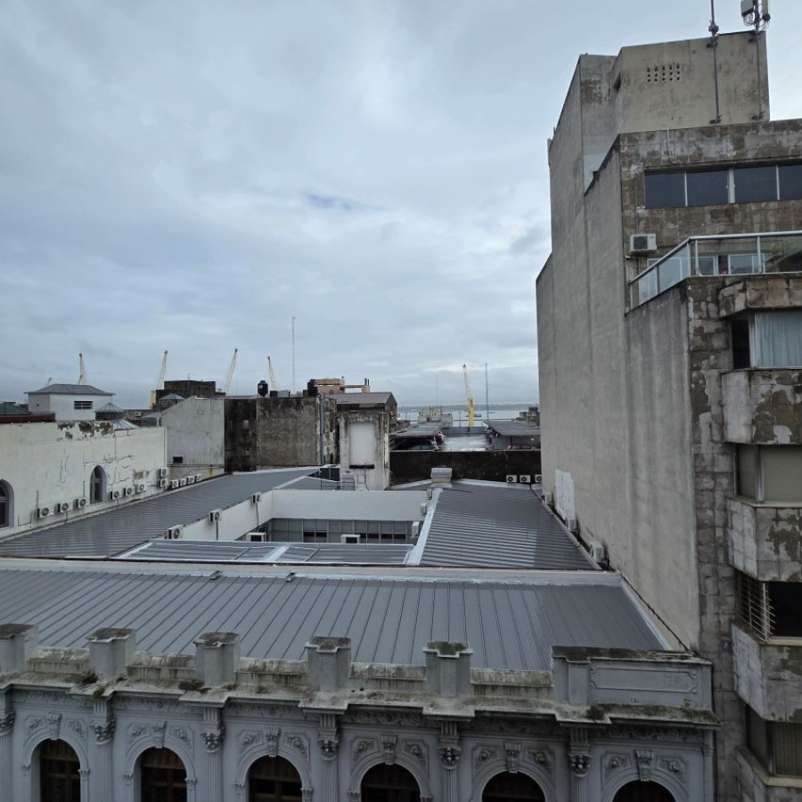 Apartamento ID.195 - Alquiler apartamento Ciudad Vieja 96 mt2, 2 dormitorios.