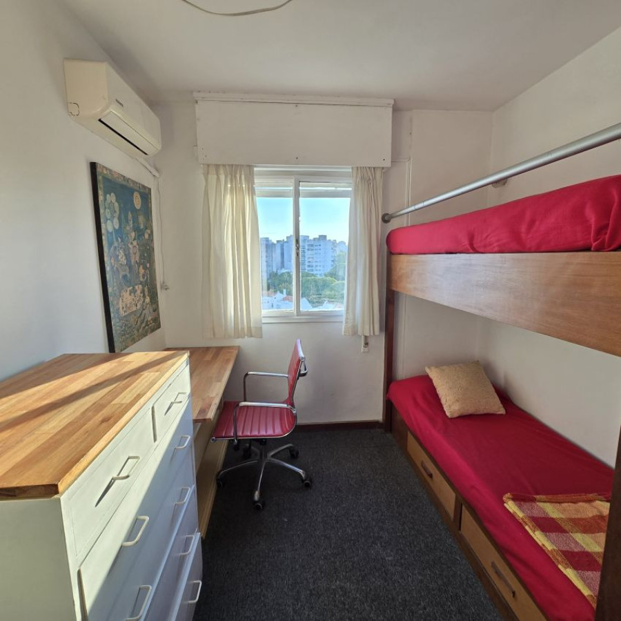 Apartamento ID.170 - Alquiler penthouse en Pocitos 2 dormitorio con garaje y amoblado.