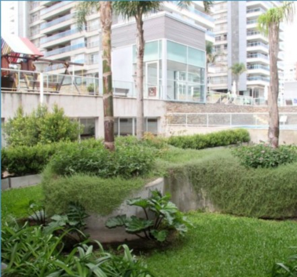 Apartamento ID.73 - Alquiler Exclusivo apartamento amueblado en Buceo 1 dormitorio piso 12 opción garaje en edificio Diamantis Plaza.