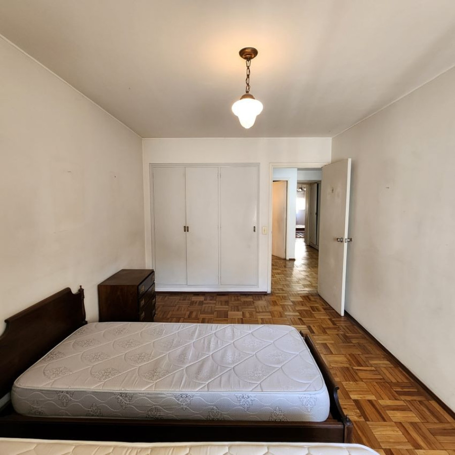 Apartamento ID.10 - Venta Apartamento Pocitos 3 Dormitorios, 2 Baños Y Servicio Completo.