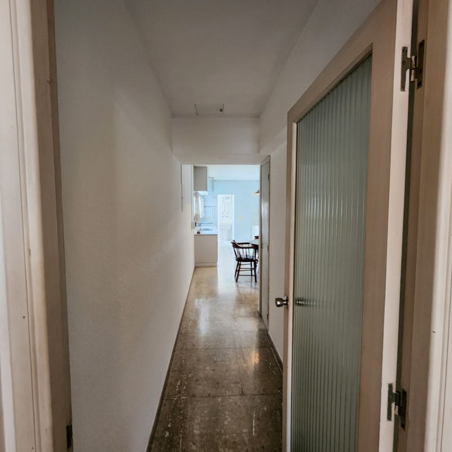 Apartamento ID.10 - Venta Apartamento Pocitos 3 Dormitorios, 2 Baños Y Servicio Completo.