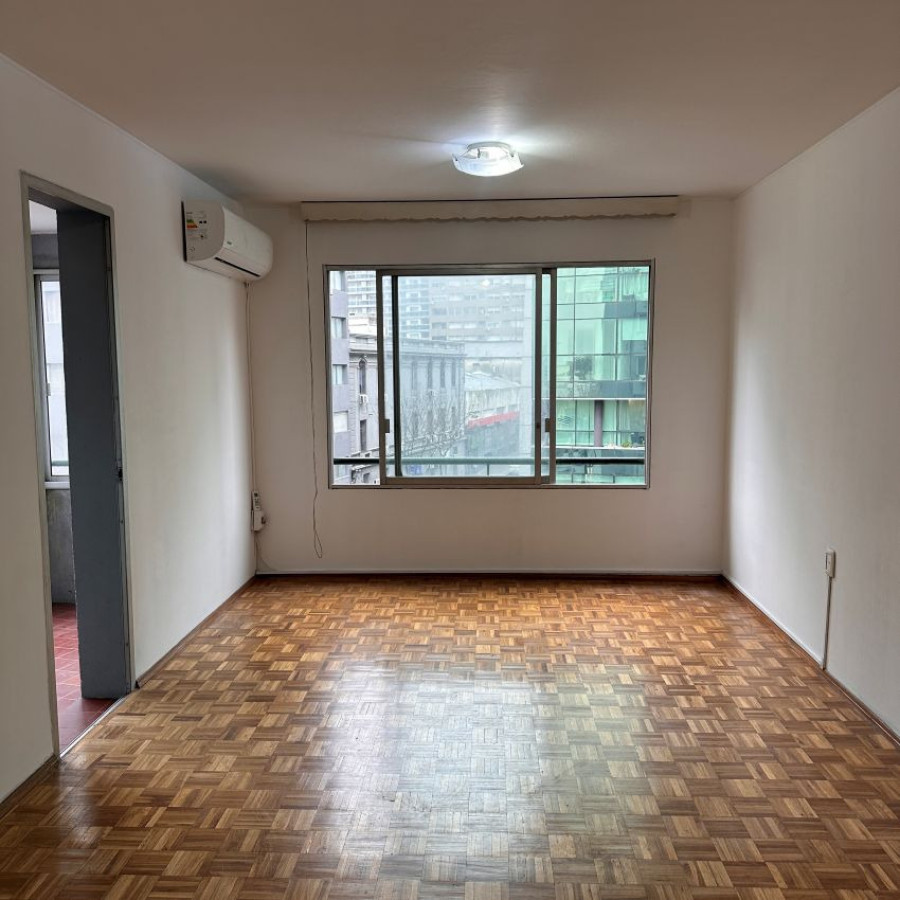 Apartamento ID.221 - Alquiler apartamento, 3 dormitorios y terraza, Centro.