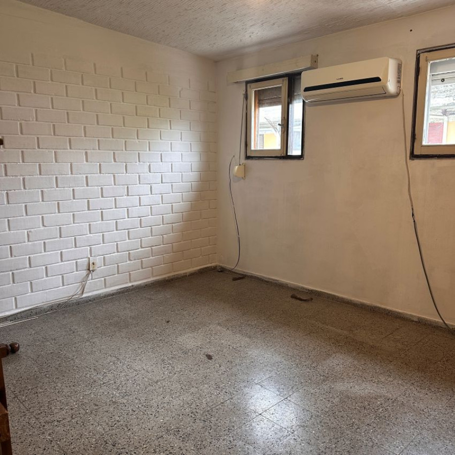 Apartamento ID.191 - Venta casa PH 3 dormitorios en Lezica 