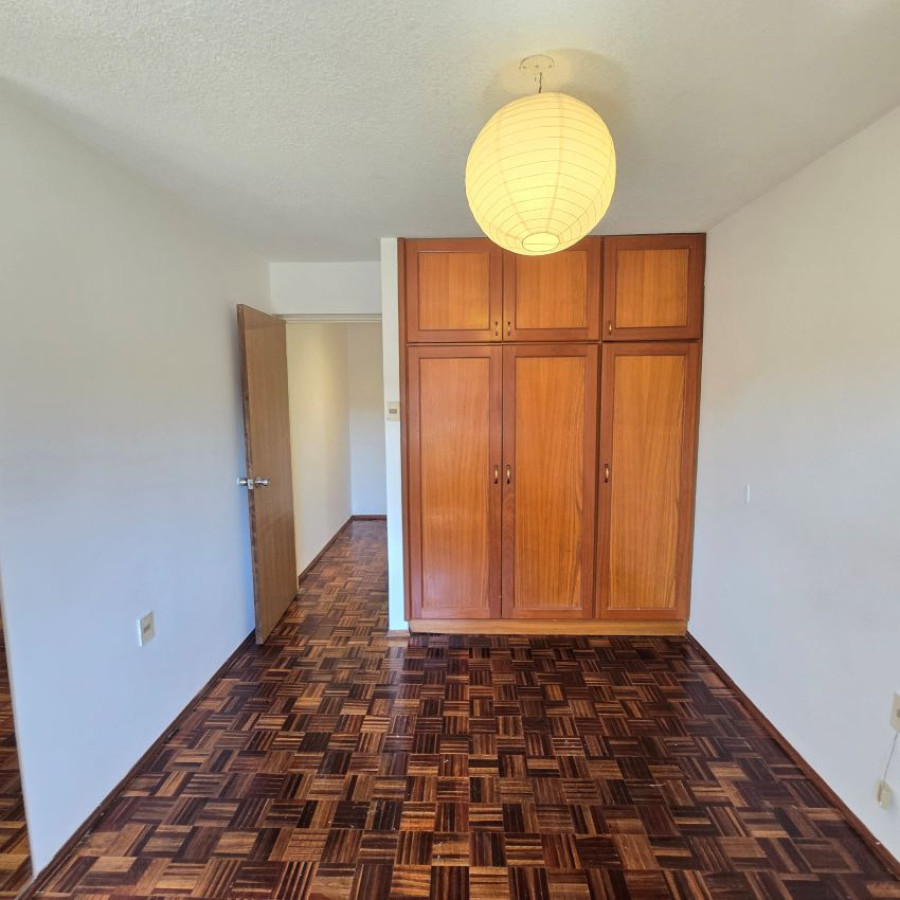 Apartamento ID.126 - Alquiler dúplex Parque Rodó 2 dormitorios con garaje