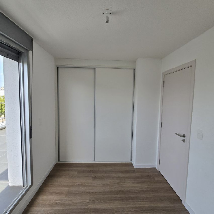 Apartamento ID.169 - Alquiler apartamento penthouse Centro 2 dormitorios a estrenar con opción a arrendar hasta 2 garajes.