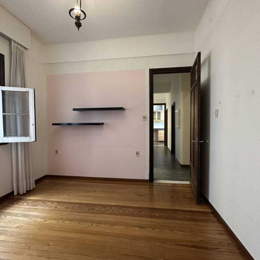 Apartamento ID.51 - Alquiler apartamento en Barrio Sur 2 dormitorios, 2 baños, vestidor y calefacción central.