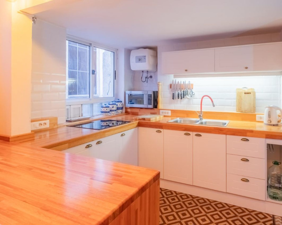 Apartamento ID.74 - Venta apartamento Ciudad Vieja 2 dormitorios, baño y monoambiente/oficina.