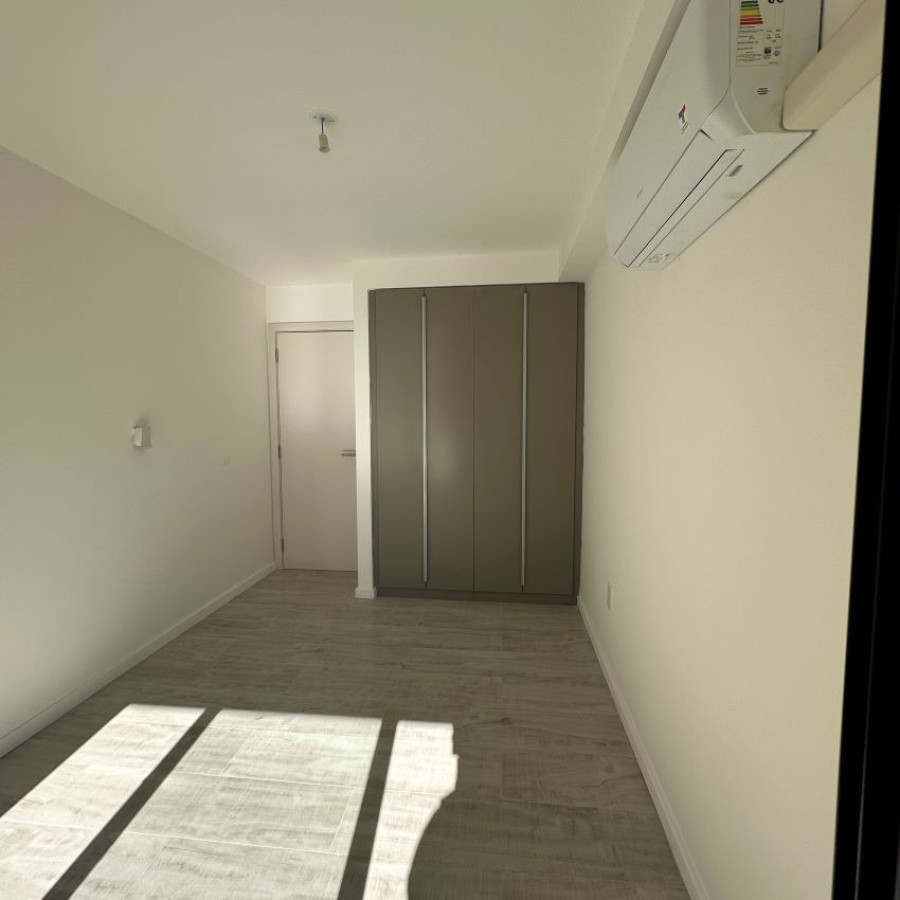Apartamento ID.125 - Alquiler apartamento en Punta Carretas  Villa Biarritz 1 dormitorio con un año de uso.