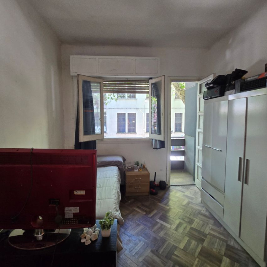 Apartamento ID.153 - Alquiler Apartamento en zona Centro, 3 dormitorios, baño y balcón