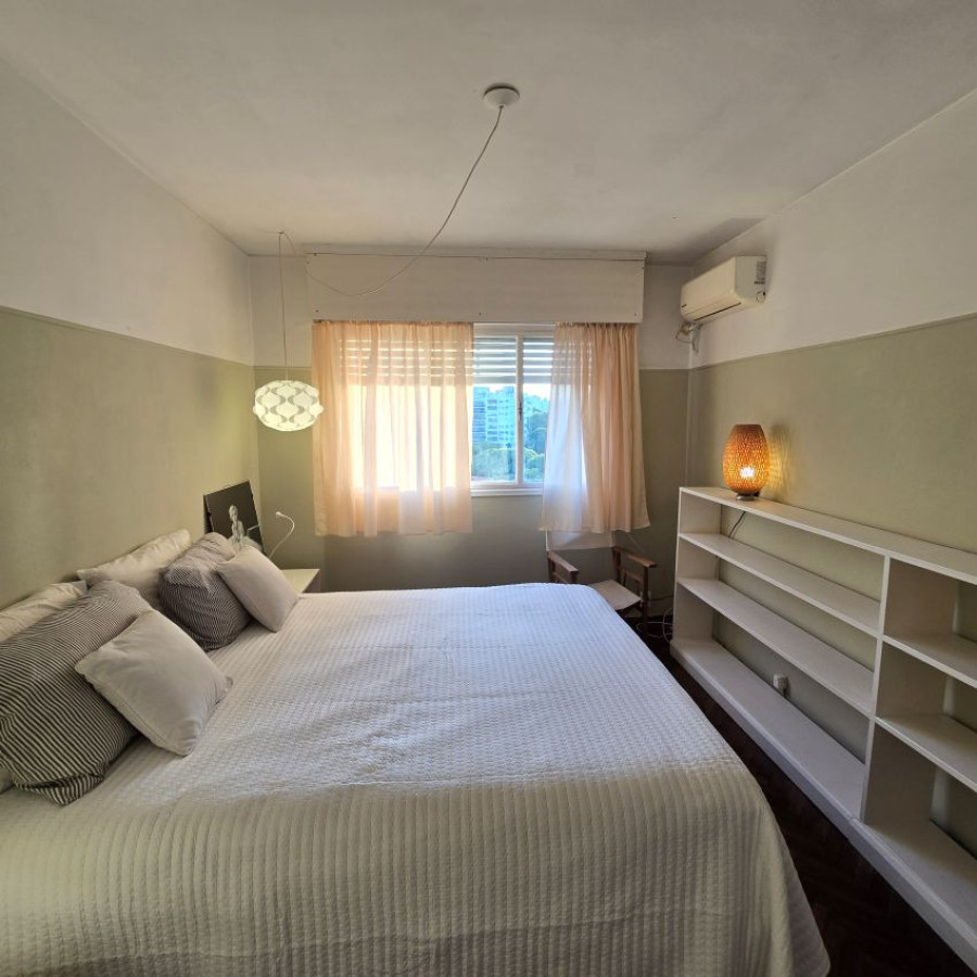 Apartamento ID.170 - Alquiler penthouse en Pocitos 2 dormitorio con garaje y amoblado.