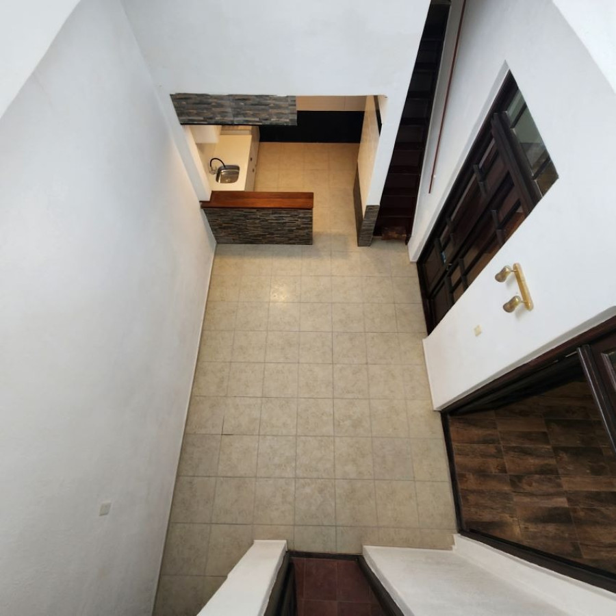Apartamento ID.23 - Venta Apartamento La Blanqueada Reciclado 2 Dormitorios, Escritorio Y Altillo Sin Gastos Comunes. Financiado, Entrega Más Cuotas.