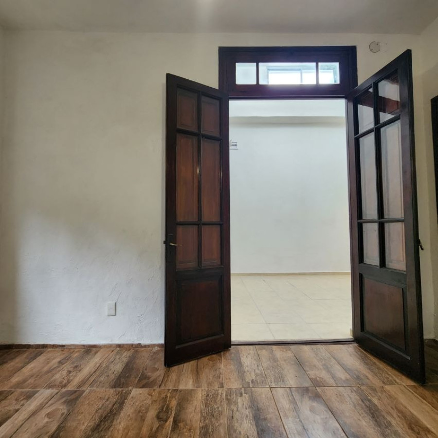 Apartamento ID.23 - Venta Apartamento La Blanqueada Reciclado 2 Dormitorios, Escritorio Y Altillo Sin Gastos Comunes. Financiado, Entrega Más Cuotas.