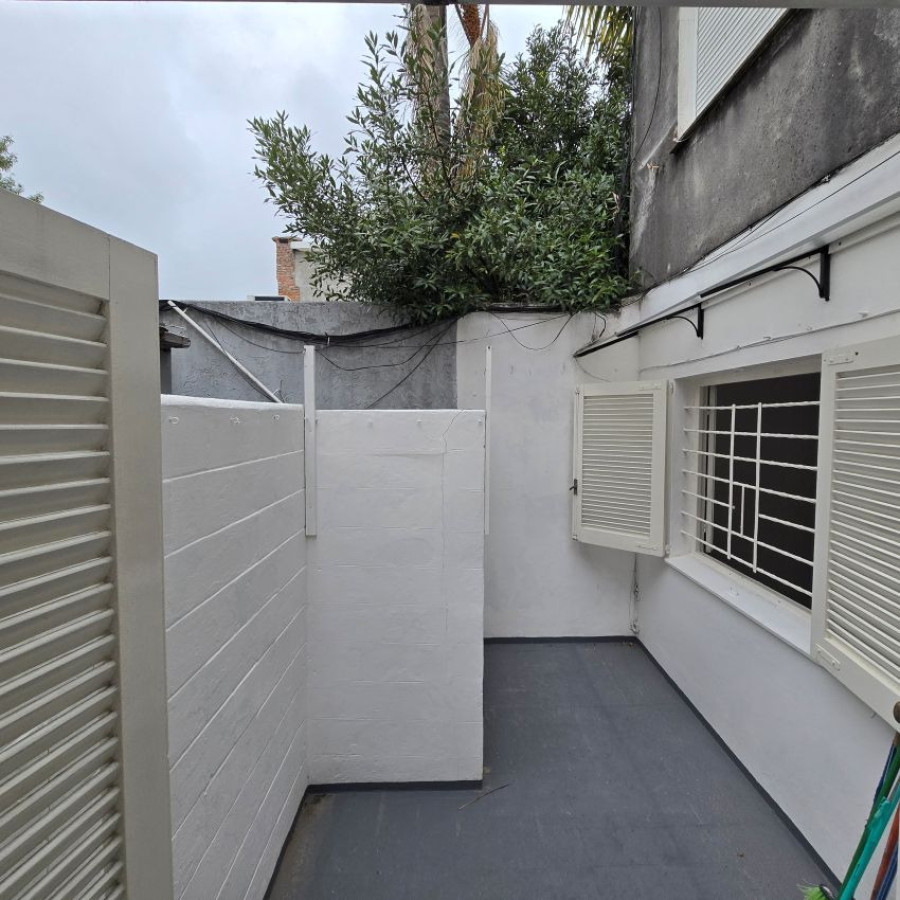 Apartamento ID.155 - Alquiler apartamento en Larrañaga 2 dormitorios y patio con bajos gastos comunes.