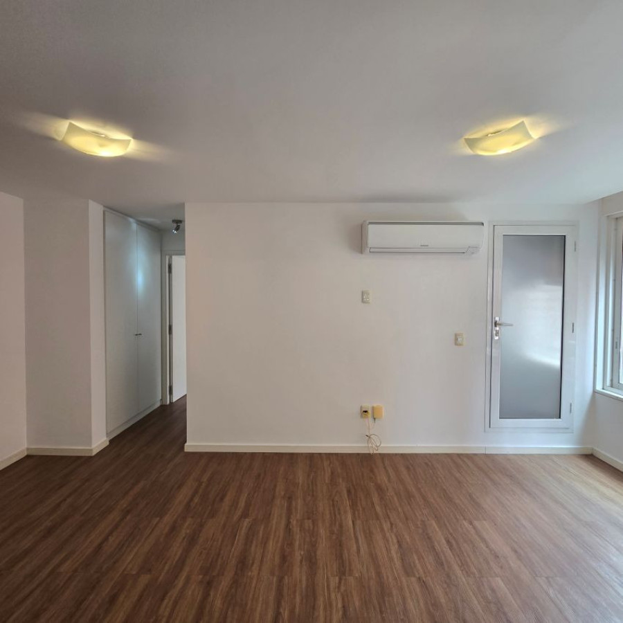 Apartamento ID.162 - Alquiler apartamento en Punta Carretas 1 dormitorio con acceso a parrilleros.