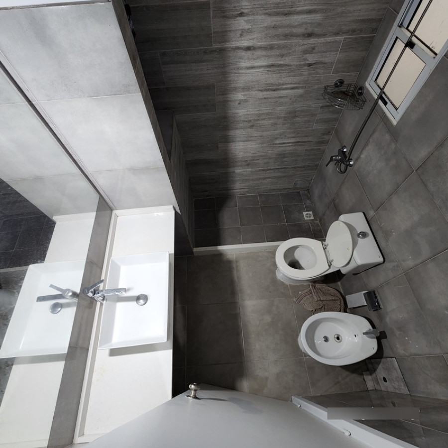 Apartamento ID.26 - Apartamento A La Venta En Pocitos Con Buena Renta, 2 Dormitorios, Garage Y Patio.
