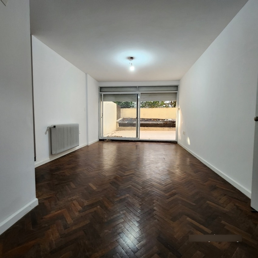 Apartamento ID.26 - Apartamento A La Venta En Pocitos Con Buena Renta, 2 Dormitorios, Garage Y Patio.