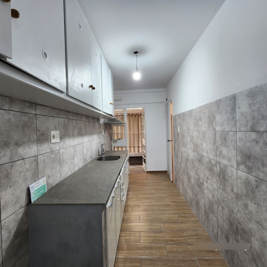 Apartamento ID.26 - Apartamento A La Venta En Pocitos Con Buena Renta, 2 Dormitorios, Garage Y Patio.