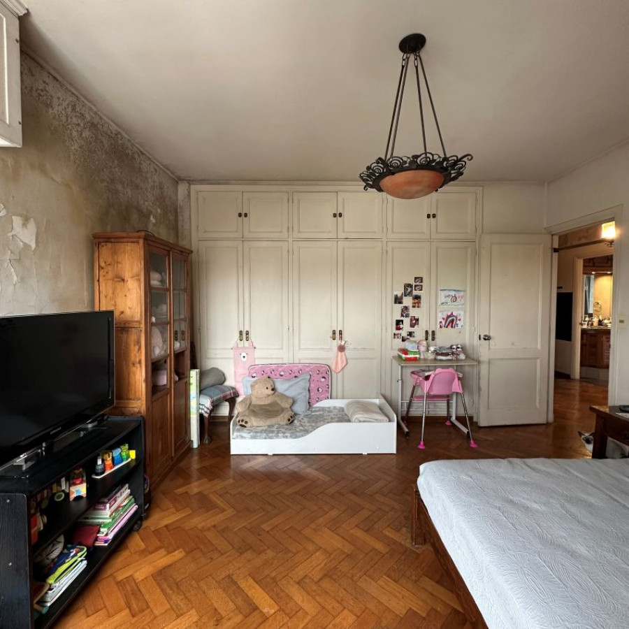 Apartamento ID.79 - Venta apartamento Barrio Sur 3 dormitorios, 2 baños y servicio.