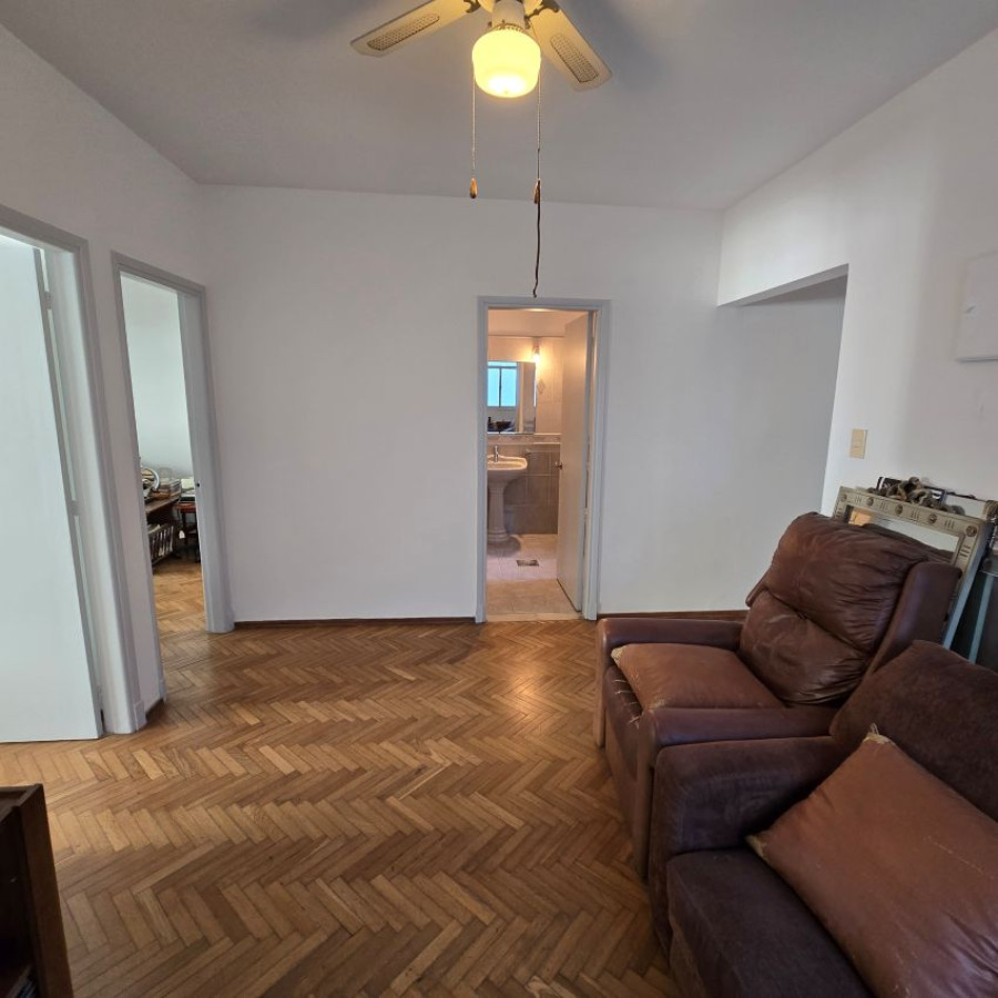 Apartamento ID.91 - Alquiler apartamento en Pocitos 3 dormitorios, 2 baños, servicio completo y garaje.
