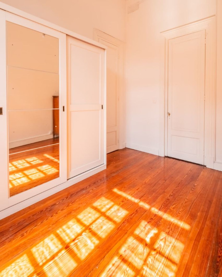 Apartamento ID.74 - Venta apartamento Ciudad Vieja 2 dormitorios, baño y monoambiente/oficina.