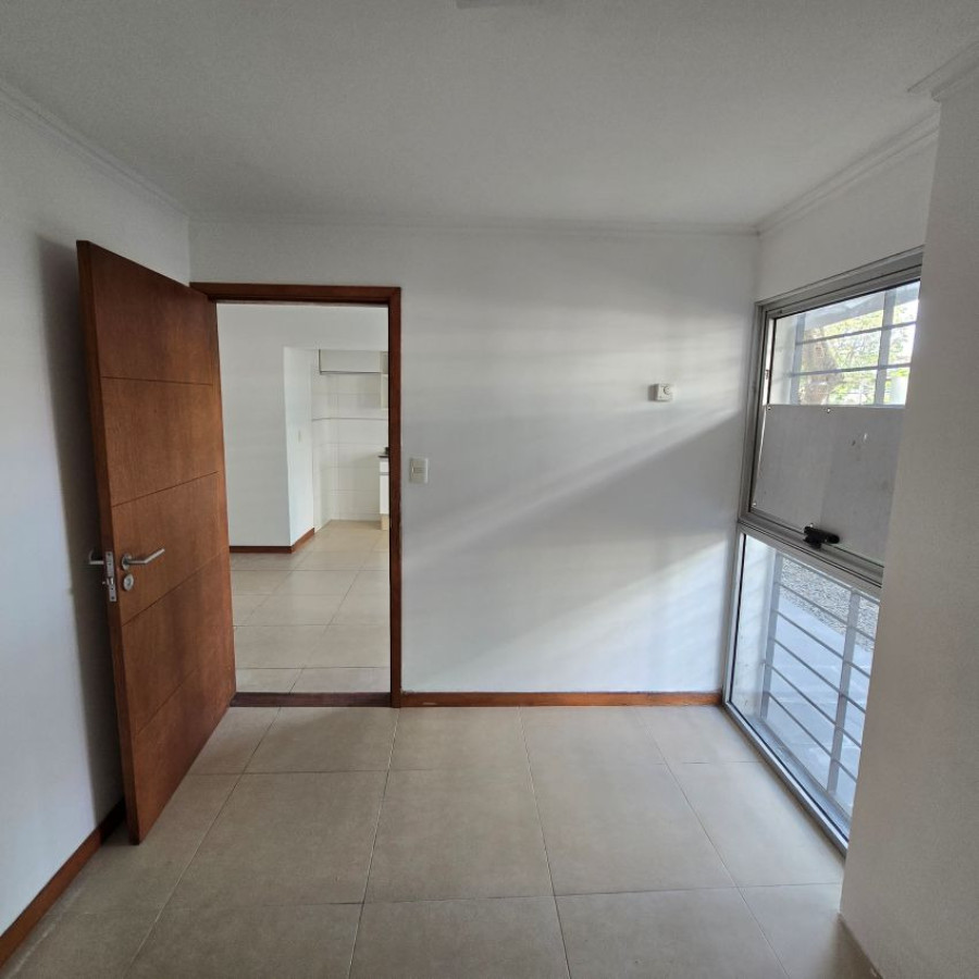 Apartamento ID.132 - Venta apartamento Buceo 1 dormitorio con garaje y bajos gastos comunes.
