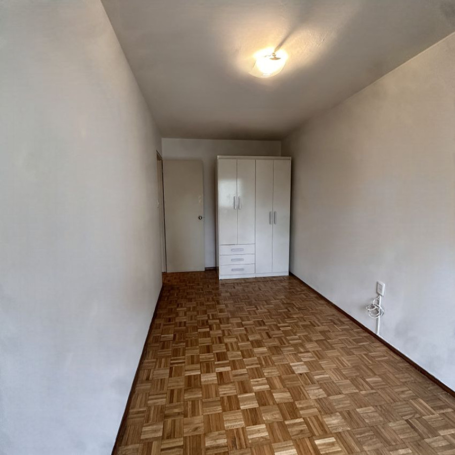 Apartamento ID.221 - Alquiler apartamento, 3 dormitorios y terraza, Centro.