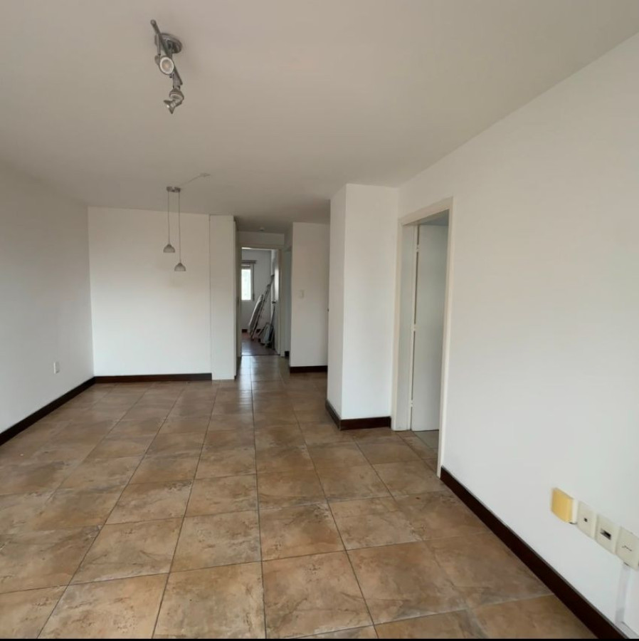 Apartamento ID.159 - Alquiler apartamento en Cordón Sur 1 dormitorio y medio, con balcón al frente.