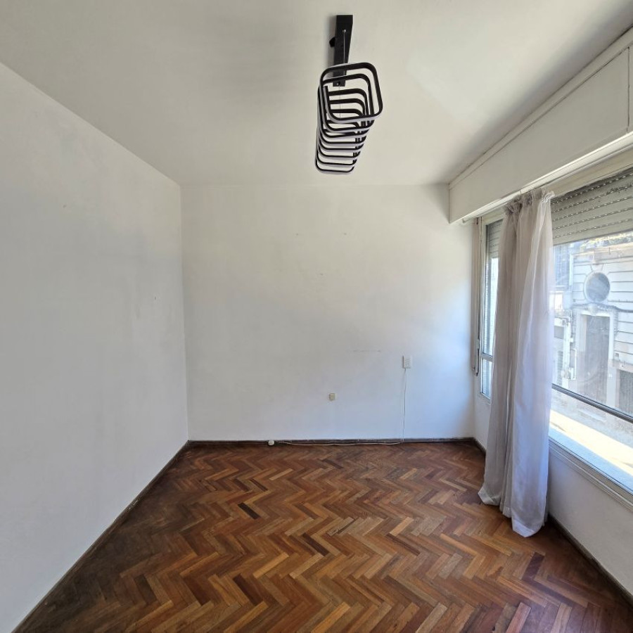 Apartamento ID.148 - Alquiler apartamento en Ciudad Vieja 1 dormitorio con patio.