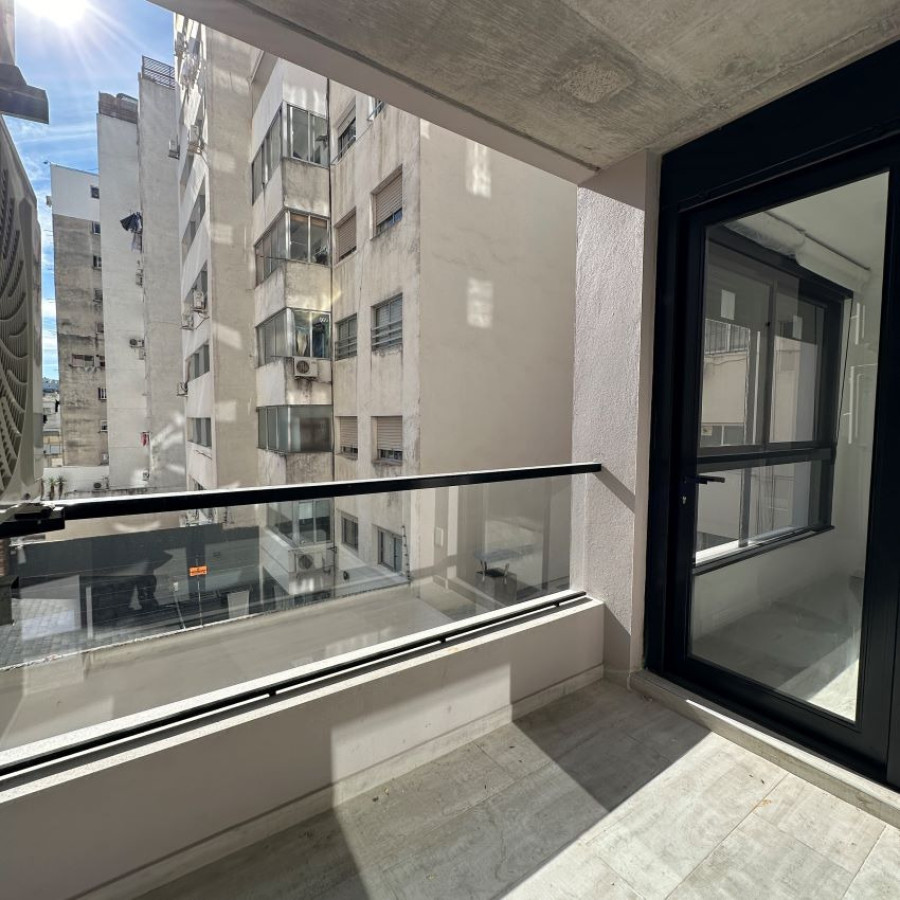 Apartamento ID.125 - Alquiler apartamento en Punta Carretas  Villa Biarritz 1 dormitorio con un año de uso.